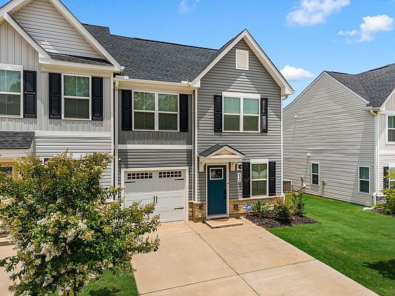 3rd image of 424 Leasowe Ln