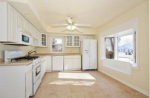 5th image of 9136 S Mayfield Ave