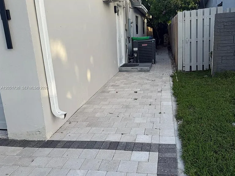 8600 NW 21st St #1 — Photo 11