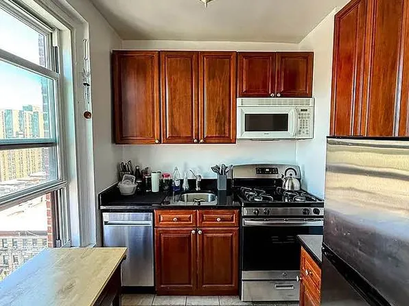 200 West 108th Street image 9 of 13