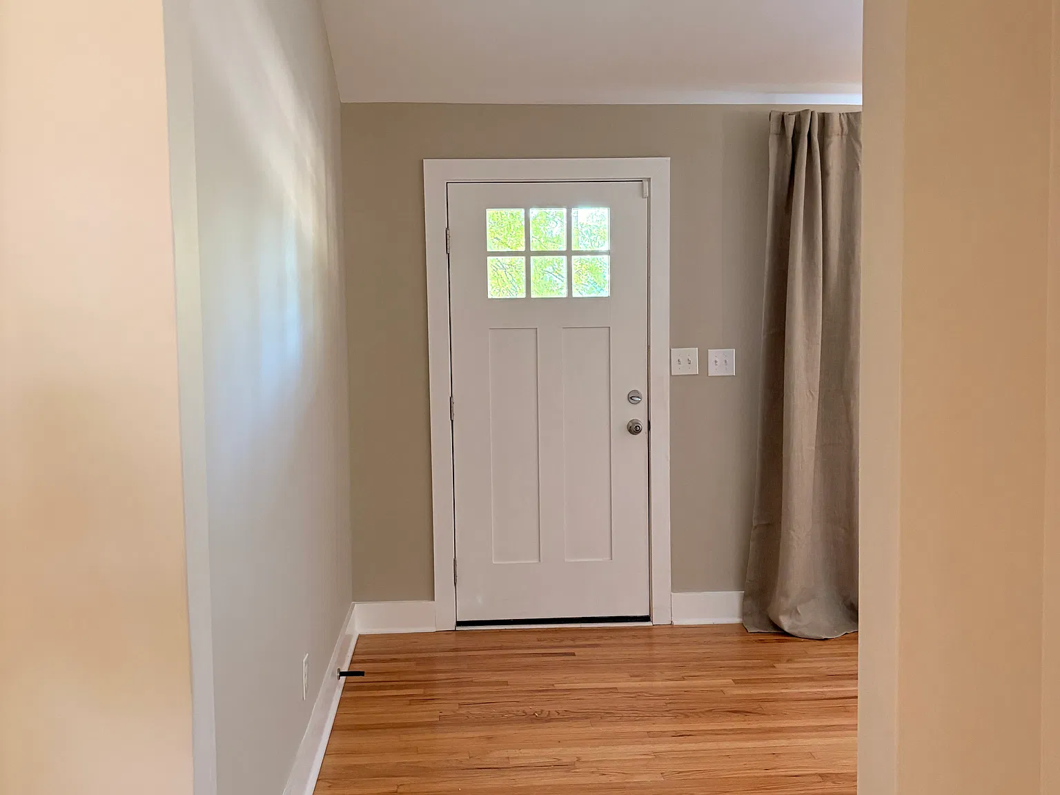3 bed, 1492 sqft, $2,400 — Photo 3