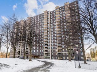 966 Inverhouse Dr #812, Mississauga, ON L5J 4B6