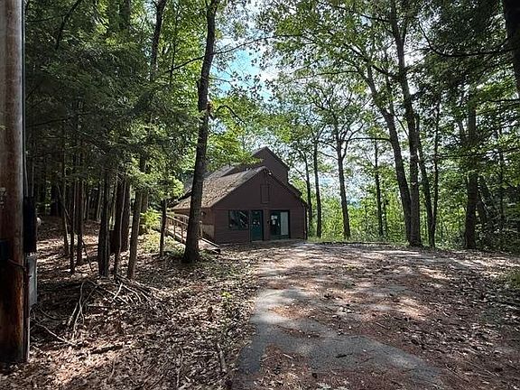 3rd image of 94 Heritage Hill Road