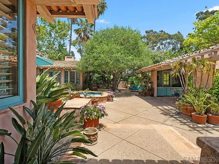 17240 Avenida De Acacias — Photo 32