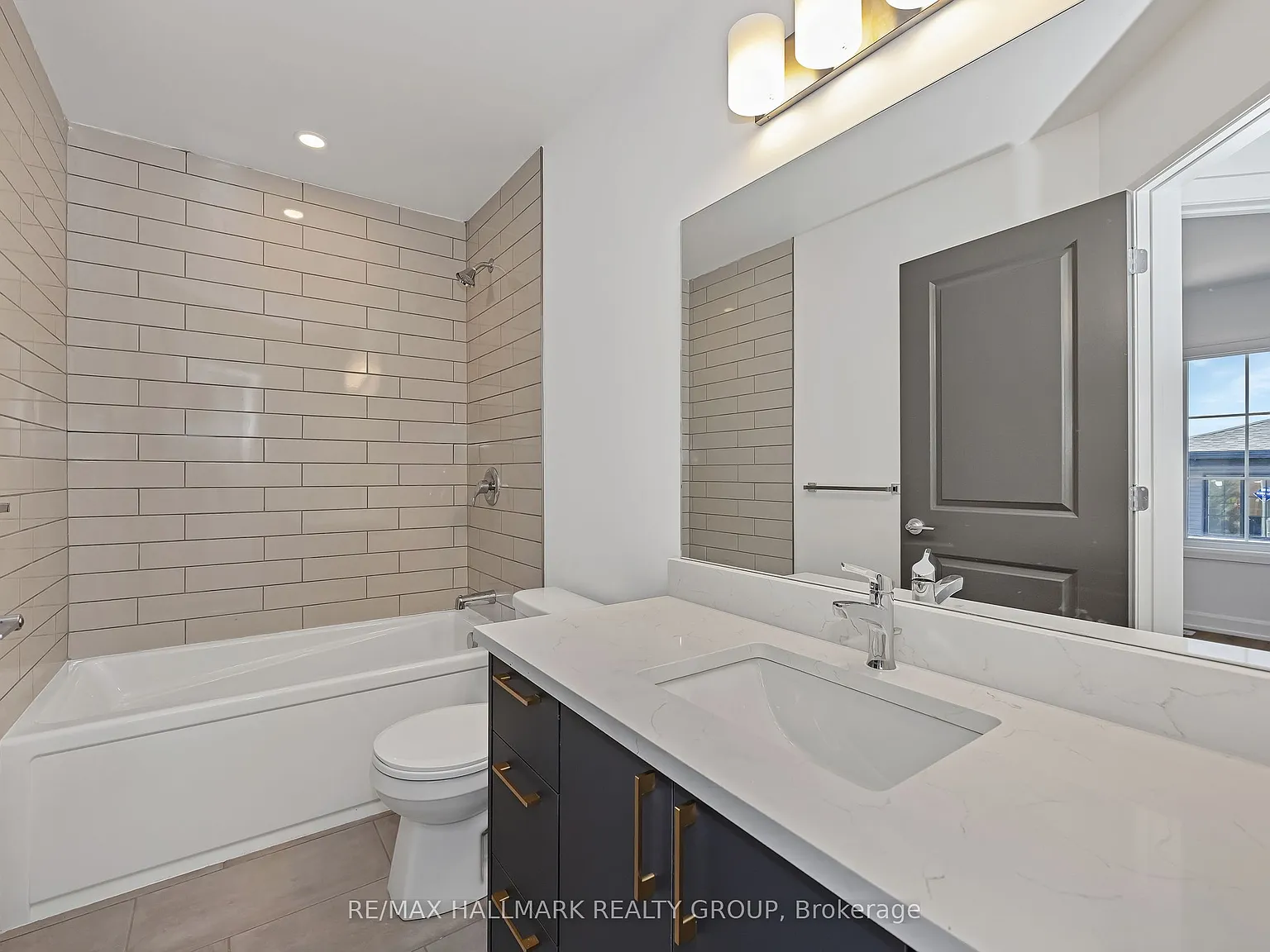 2 bed, $2,400 — Photo 3