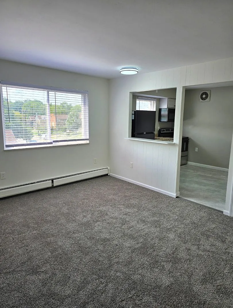 Charming 11 unit building featuring 1-Bedroom Apartments West Price Hill — Photo 4