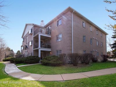 466 S President St #103, Carol Stream, IL, 60188