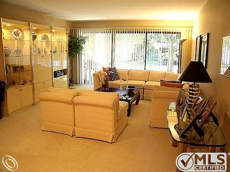 LIVING ROOM 2