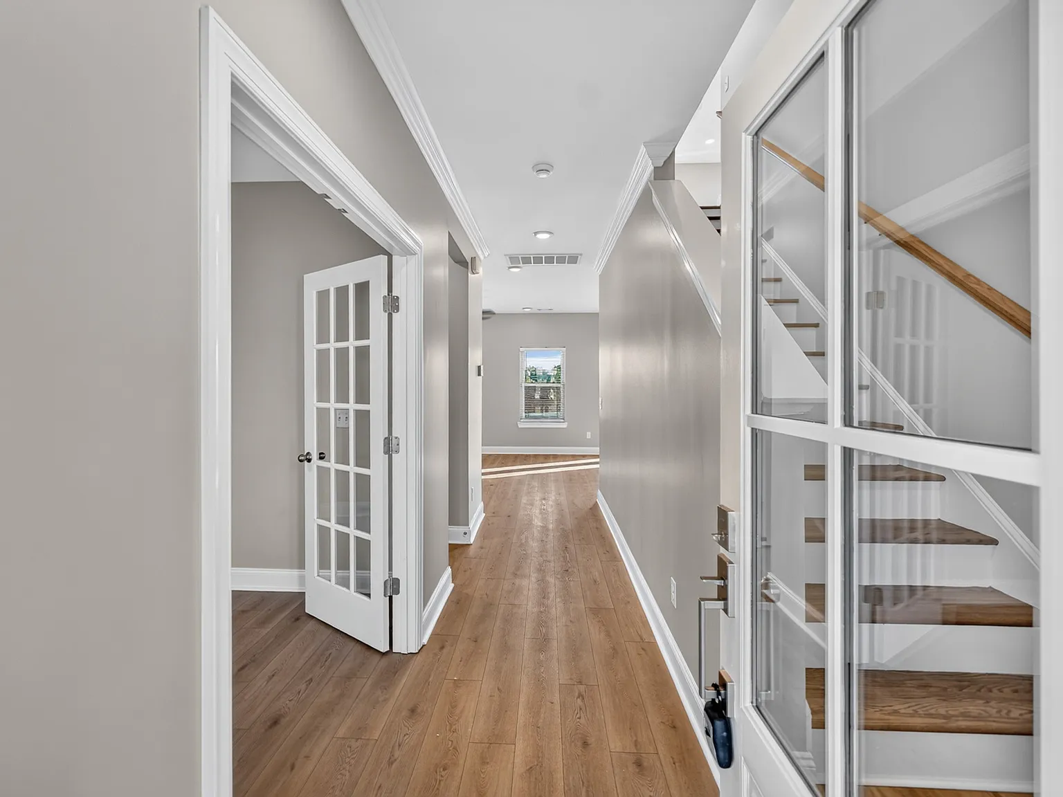 3 bed, 2.5 bath, 2275 sqft, $2,800 — Photo 3