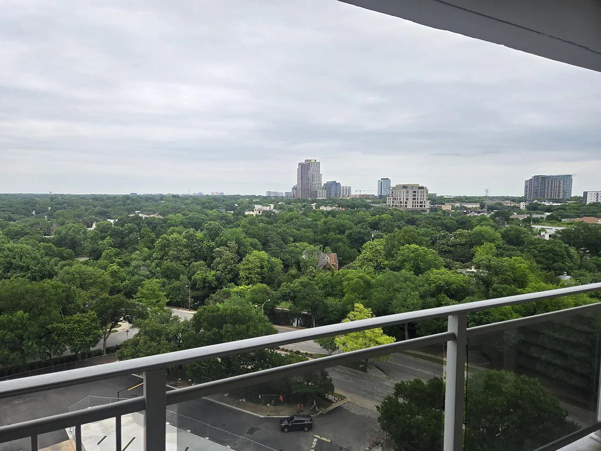 Building Photo - 3883 Turtle Creek Blvd #1203
