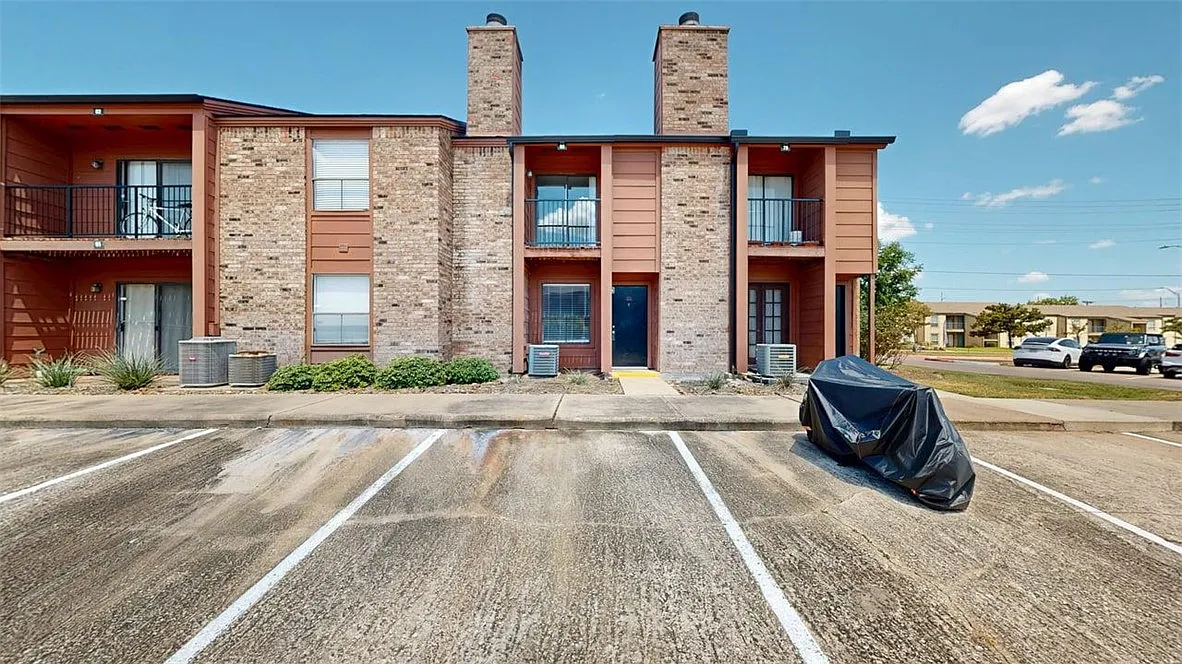 1 bed, 1.0 bath, 790 sqft, $975 — Photo 1