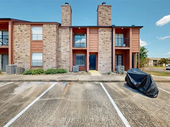 904 University Oaks Blvd, College Station, TX