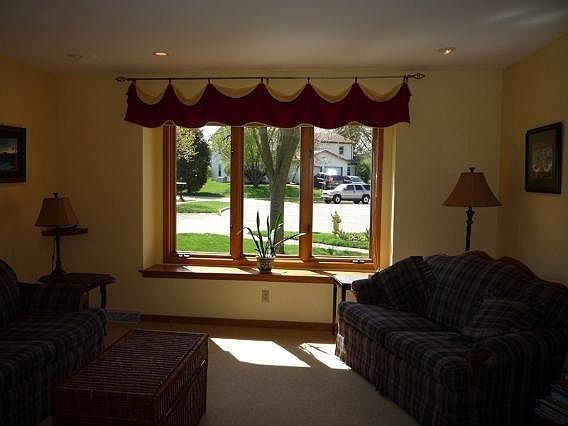 4th image of 614 Brasted Pl