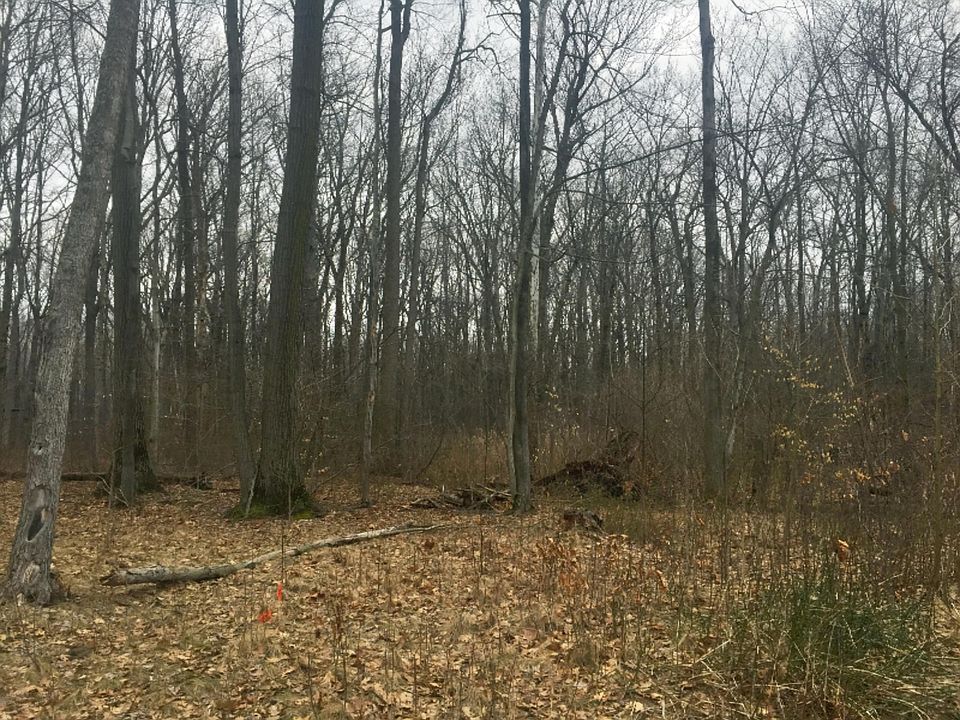 1st image of 7 Hawthorne Ln