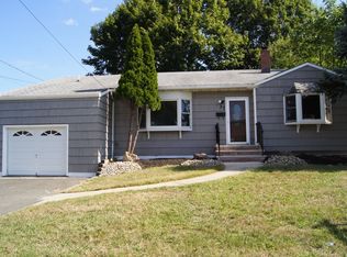 37 Meeker Ave, Edison, NJ 08817