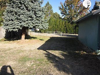 3rd image of 1221 N Plateau Ave
