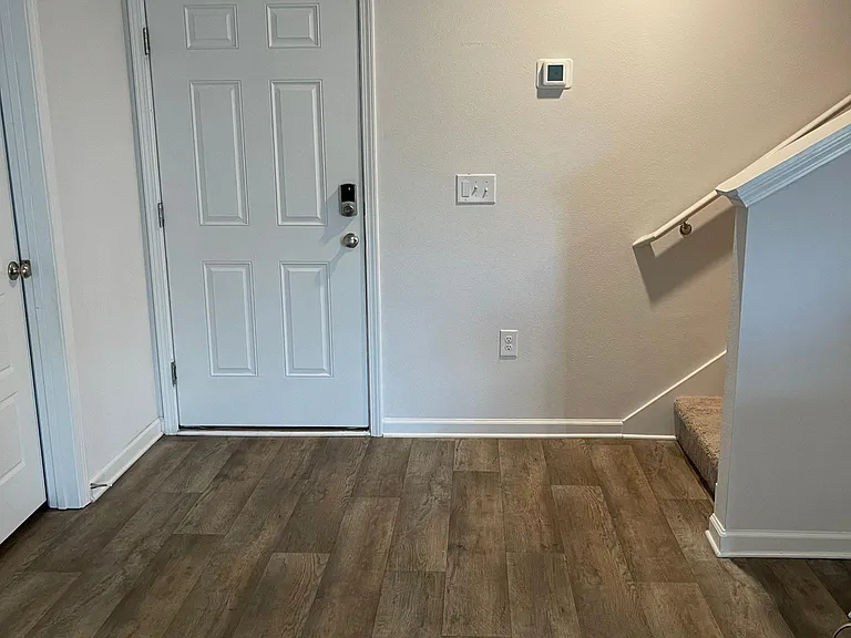 7530 Oak Lake Blvd — Photo 2