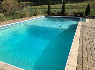 1201 Cocker Dr, Bethel Park, PA