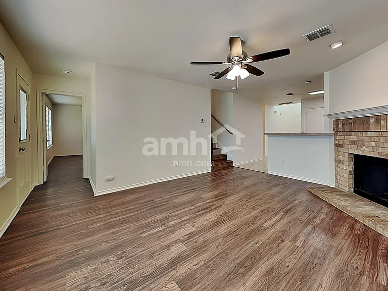 2204 Sumac Dr — Photo 7