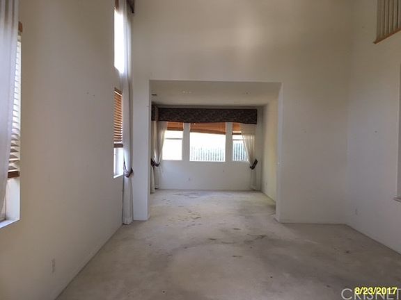 3rd image of 27221 Blueridge Dr