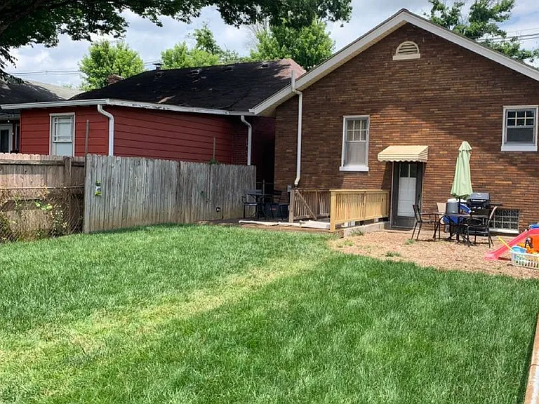 124 Cannons Ln — Photo 36