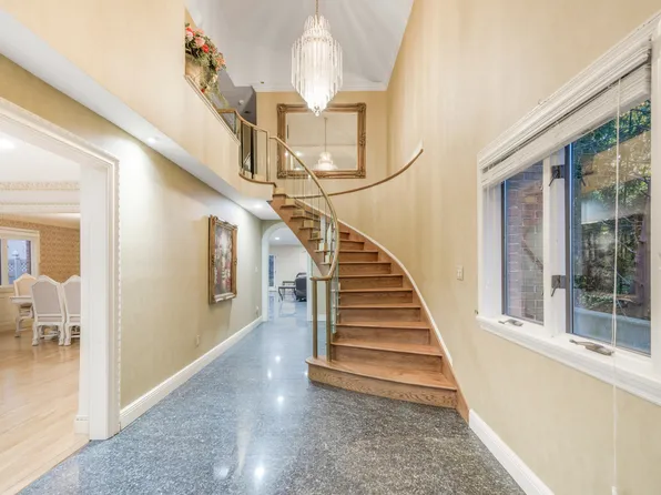 201-03 28th Avenue image 11 of 25