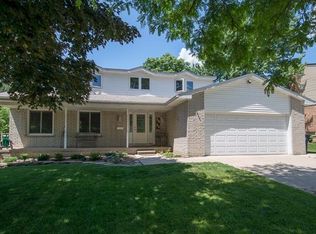 2030 Churchill Dr, Ann Arbor, MI 48103