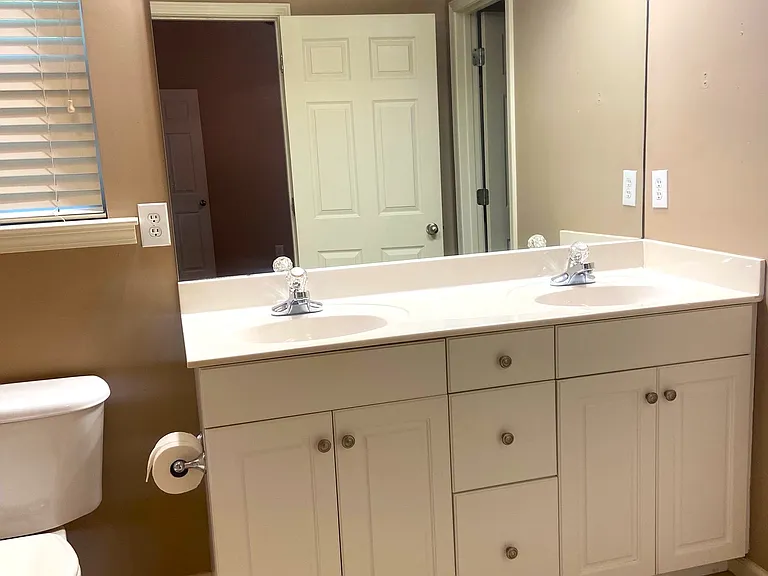 422 Holland Lakes Dr N — Photo 9
