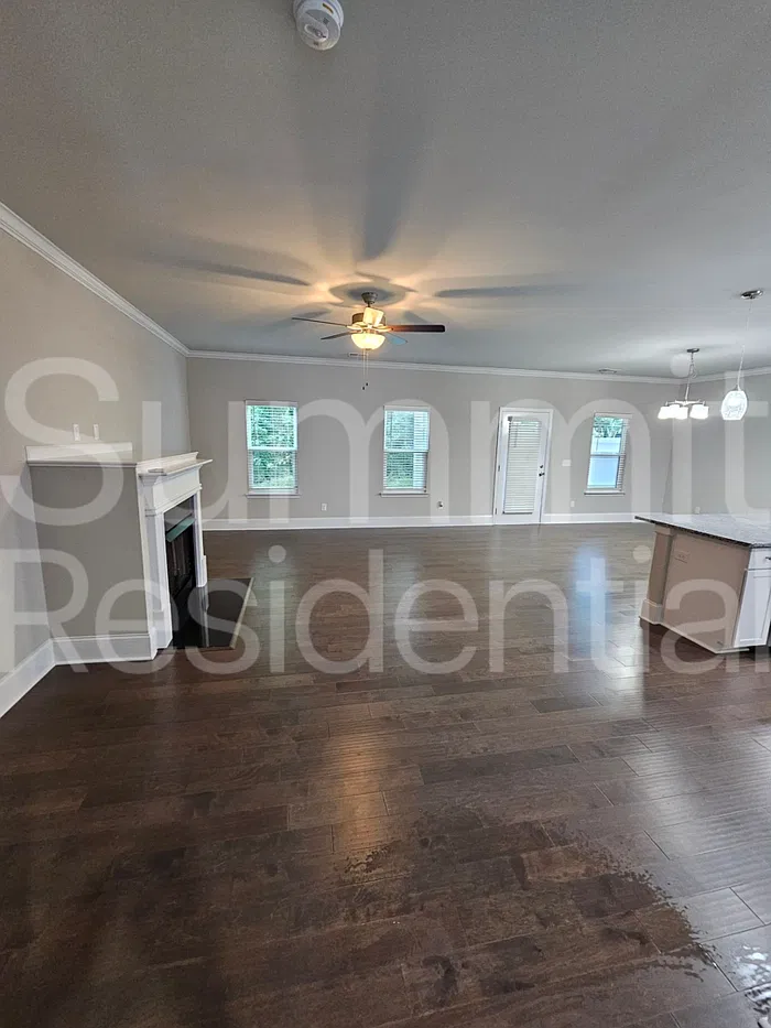 2 bed, 2.0 bath, 2186 sqft, $2,395 — Photo 3