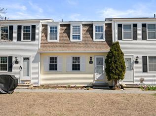 7 Lakeside Dr #O, Ledyard, CT 06339