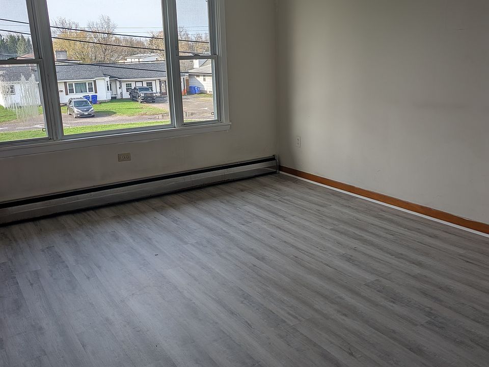 1st image of 1250 Center Rd APT 4
