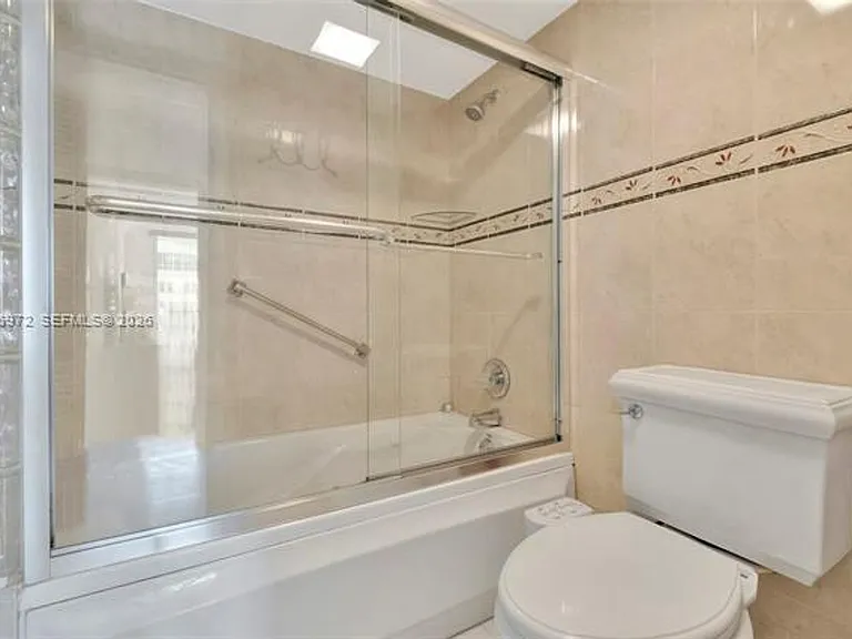 2401 Collins Ave #1805 — Photo 8