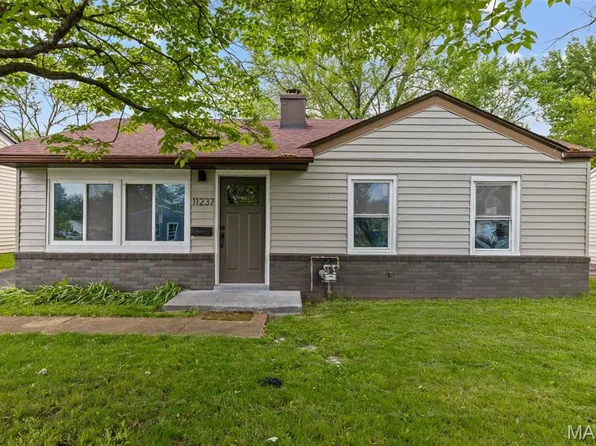 11237 Saint Shawn Ln, Saint Ann, MO 63074