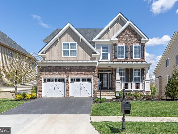 2nd image of 15946 Paynes Farm Dr