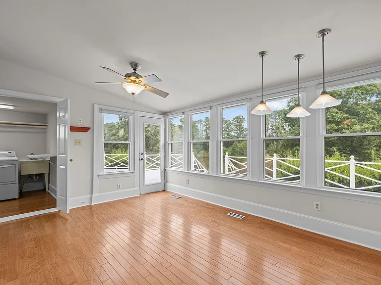 504 Parks Village Rd — Photo 11