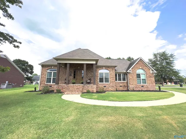 734 Hood Cv, Southside, AL 35907