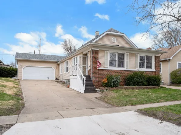 302 E Devlin St, Spring Valley, IL 61362