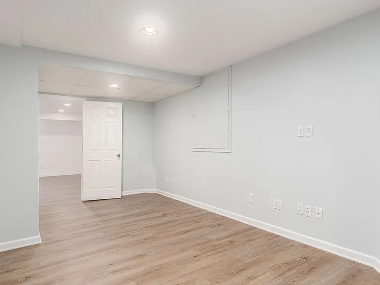 8577 Portwood Ln — Photo 30