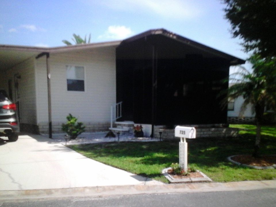 1st image of 725 Riverview Cir