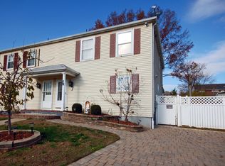 4B John F Goellner Dr, Raritan, NJ 08869