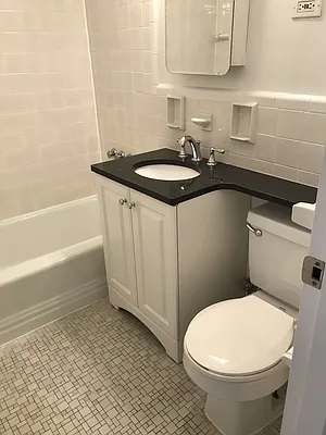 Rented by Metropolis Real Estate of Manhattan | media 7