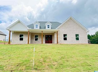 104 Edgewater Dr, Odenville, AL 35120