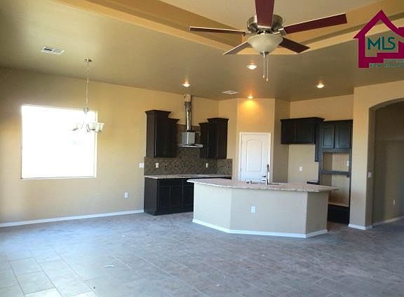 4th image of 3684 Sienna Ave