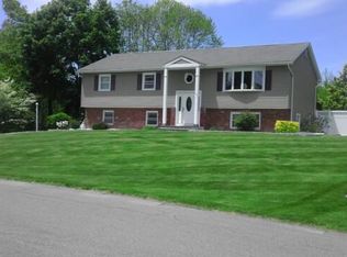 87 Derick Dr, Fishkill, NY 12524