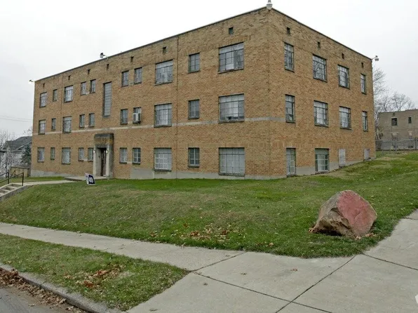 34 W Burton Ave