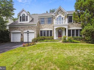 12467 Meadow Hunt Dr, Fairfax, VA 22033