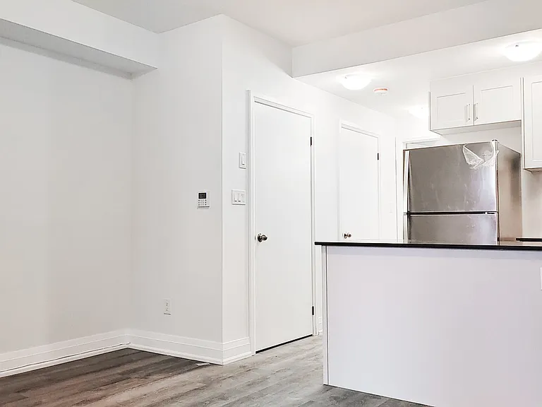 169 Lancaster St W #403 — Photo 23
