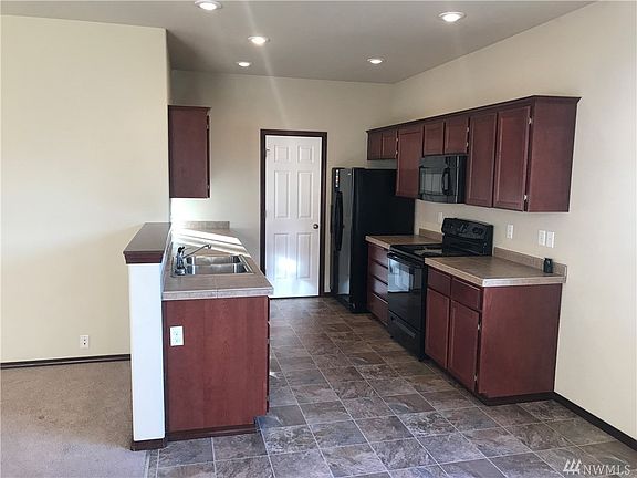 4th image of 2124 179th Street Ct E