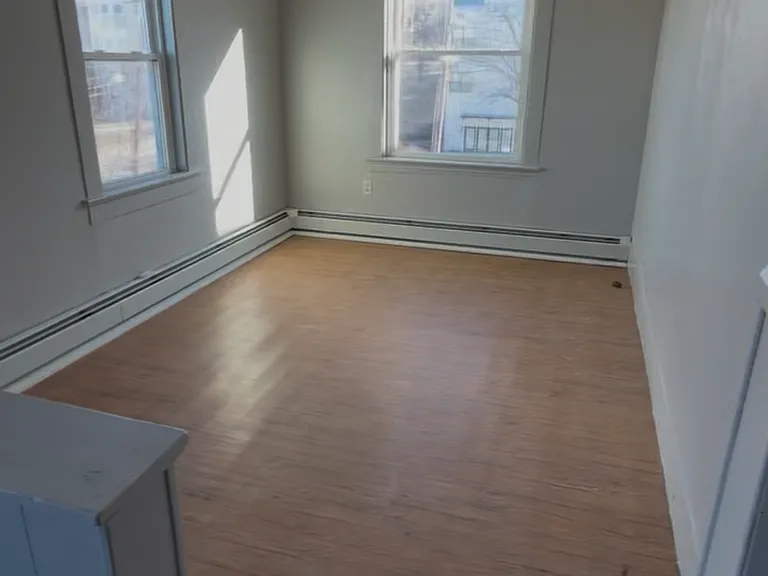 39 Knox St #10 — Photo 6
