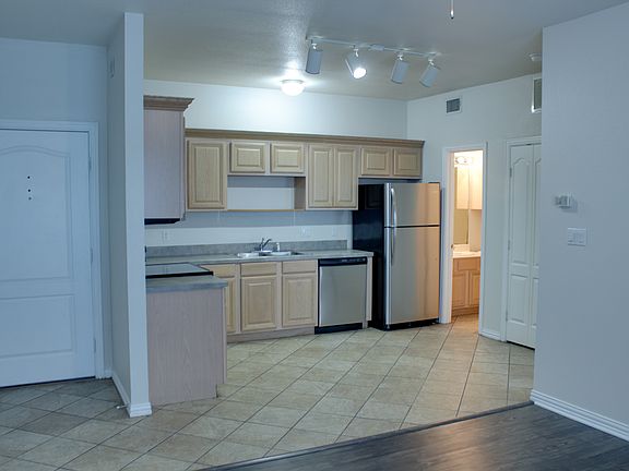 5th image of 1701 Edgewood Dr #507